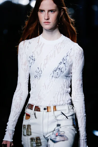 Look 32